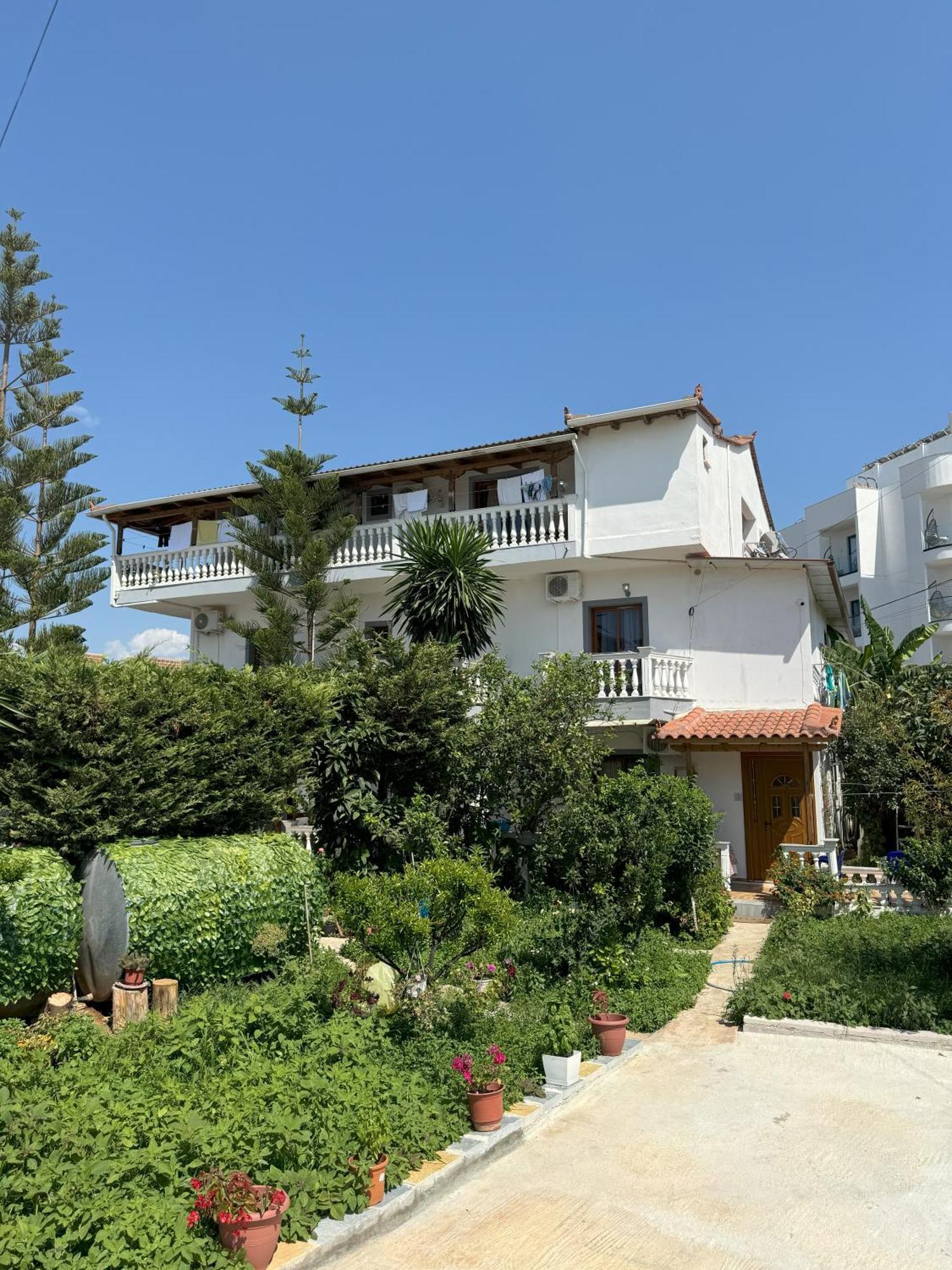 Garden Villa Veli Ksamil Eksteriør billede